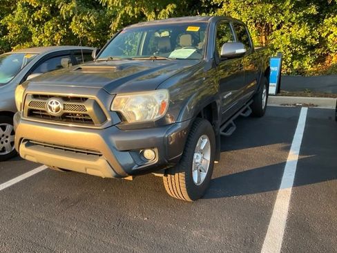 Used 2013 Toyota Tacoma 4x4 Double Cab w/ TRD Sport Pkg image 11