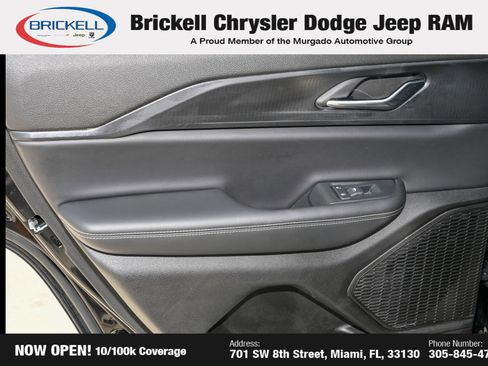 Used 2024 Jeep Grand Cherokee Altitude AWD/4WD image 11