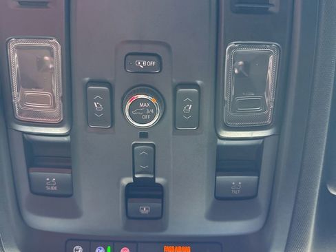 Used 2025 Chevrolet Tahoe High Country AWD/4WD image 20