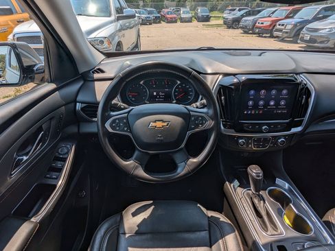 Used 2020 Chevrolet Traverse Premier AWD/4WD image 17