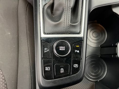 Used 2024 Kia Sportage LX image 40