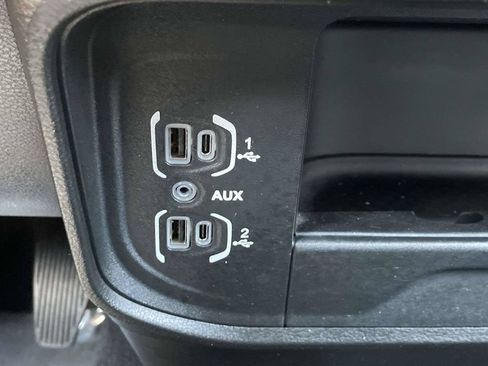 Used 2024 RAM 3500 Big Horn AWD/4WD image 38