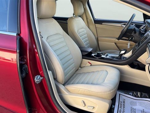 Used 2015 Ford Fusion SE FWD image 14