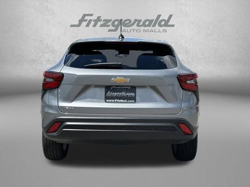 Certified 2025 Chevrolet Trax LS w/ LS Convenience Package FWD image 6