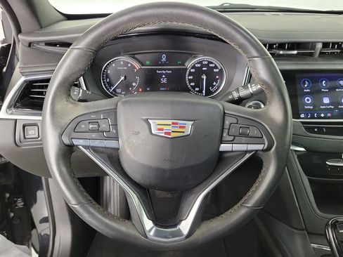 Used 2024 Cadillac XT6 Luxury FWD image 23