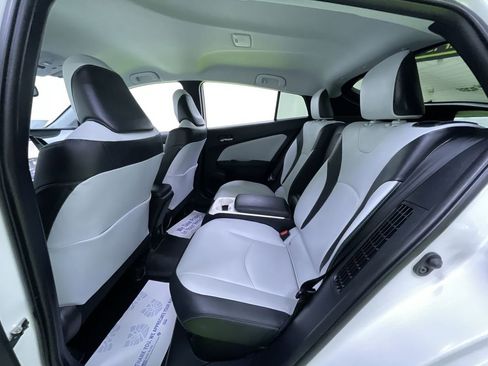 Used 2018 Toyota Prius Prime Advanced image 27