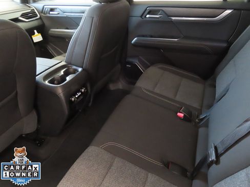 Used 2025 GMC Acadia Elevation image 23