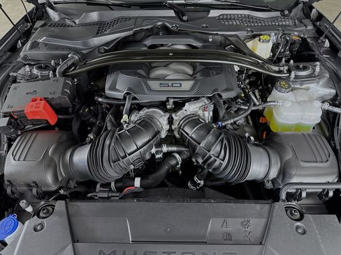 Used 2025 Ford Mustang GT Premium w/ GT Performance Package image 28