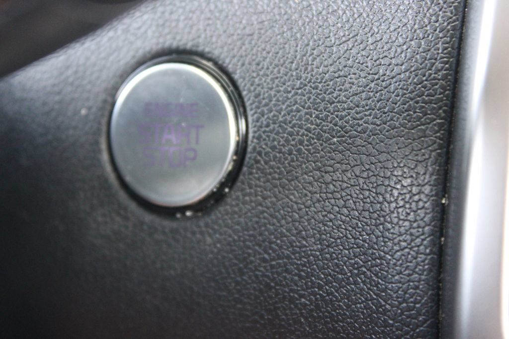 Used 2023 Kia Sorento S w/ Panoramic Sunroof Package AWD/4WD image 42
