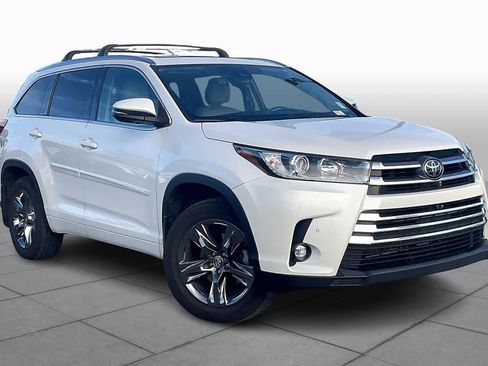 Used 2019 Toyota Highlander Limited Platinum image 2