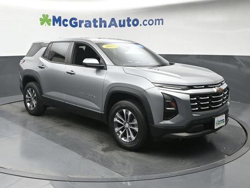 Used 2025 Chevrolet Equinox LT w/ Safety and Technology Package FWD image 2