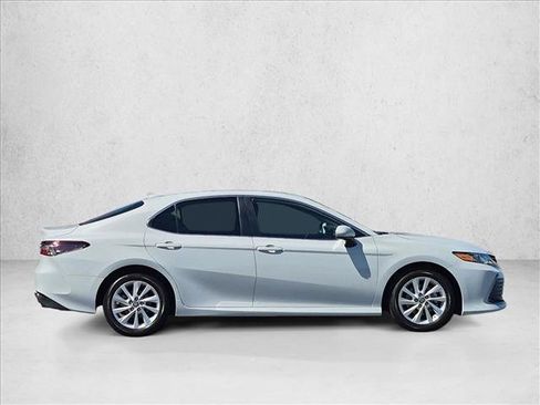 Used 2023 Toyota Camry LE FWD image 4