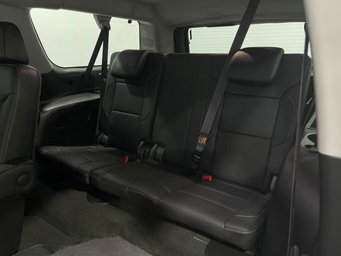 Used 2017 Chevrolet Suburban LT image 31