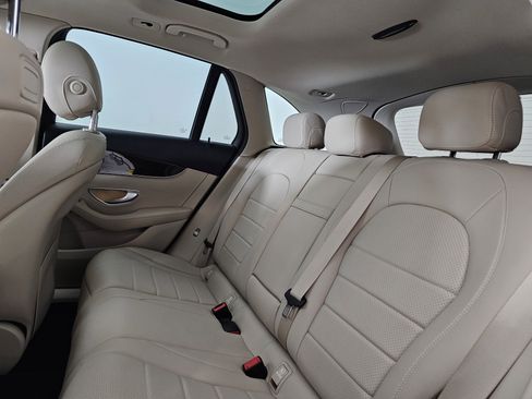 Used 2018 Mercedes-Benz GLC 300 4MATIC image 22