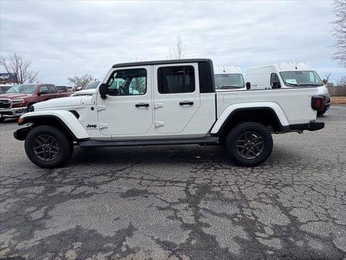 Certified 2025 Jeep Gladiator Sport image 6