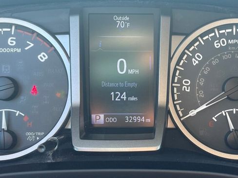 Used 2017 Toyota Tacoma SR5 RWD image 16