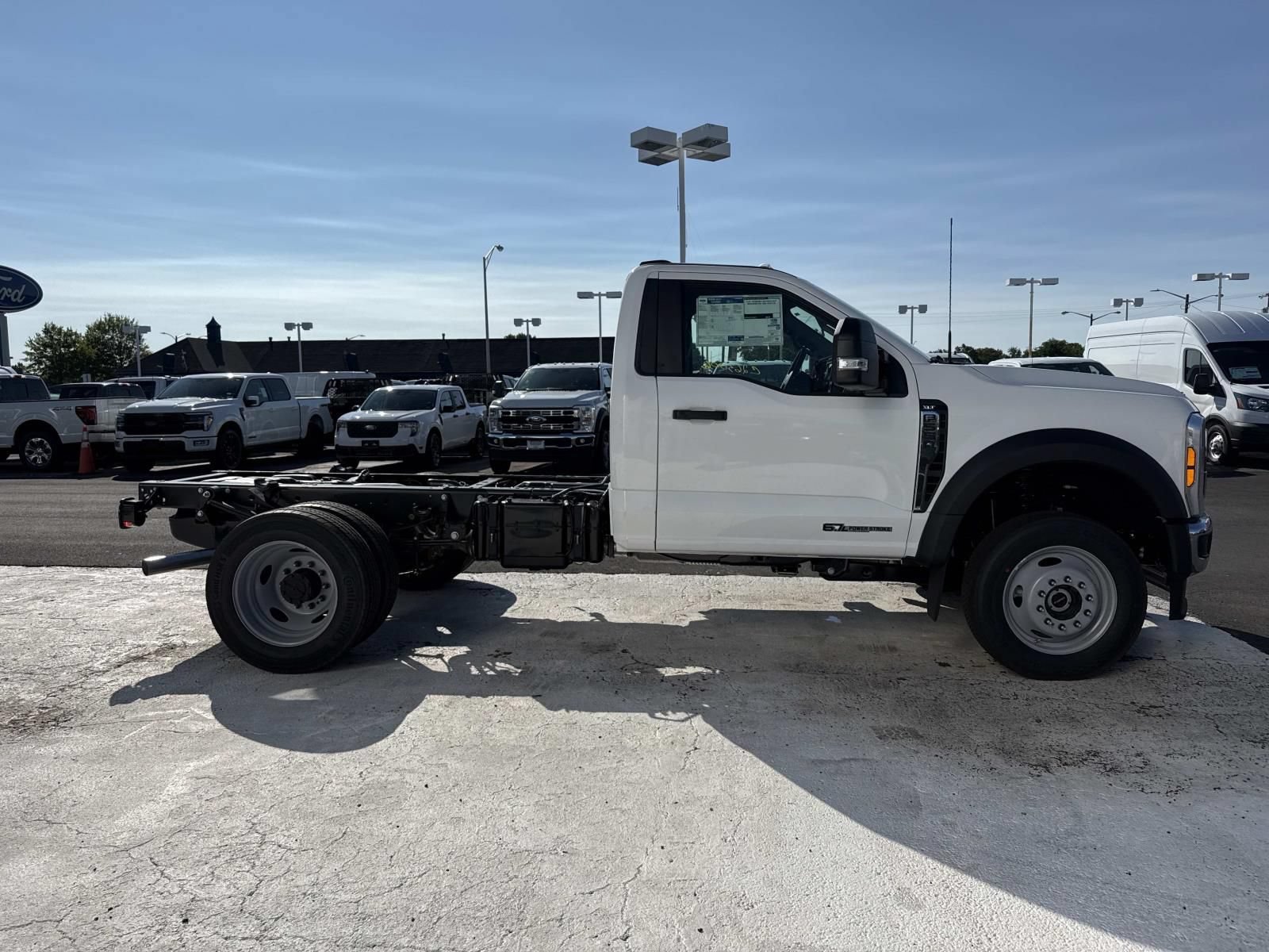 New 2026 Ford F550 4x4 Regular Cab Super Duty w/ XLT Value Package image 2