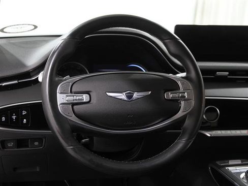 Certified 2022 Genesis GV70 2.5T image 7