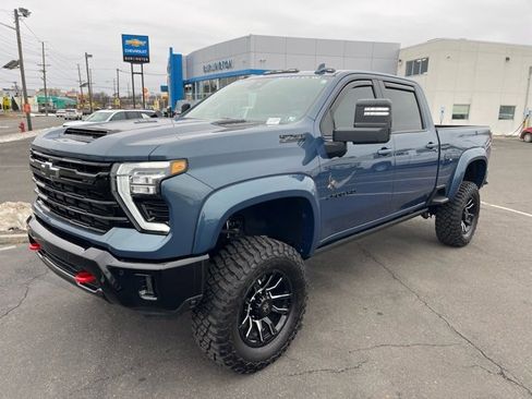 Used 2025 Chevrolet Silverado 2500 LTZ w/ Trail Boss Package image 4