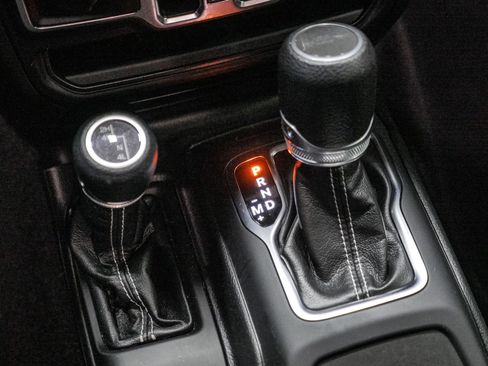 Used 2023 Jeep Gladiator Overland image 28