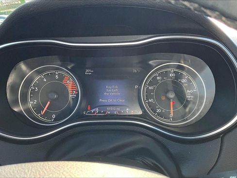 Used 2019 Jeep Cherokee Limited AWD/4WD image 20