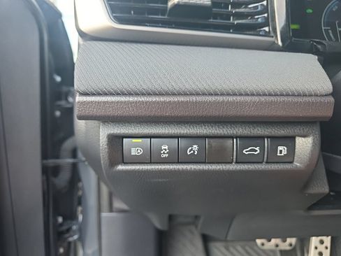 Used 2025 Toyota Camry SE FWD image 14