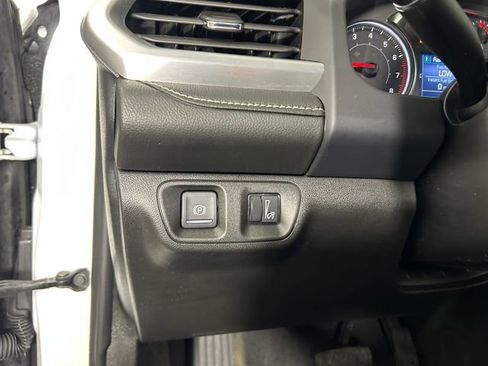 Used 2023 GMC Acadia SLE image 20