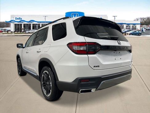 New 2026 Honda Pilot Touring image 5