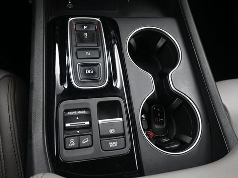 Certified 2024 Honda Pilot Touring image 17