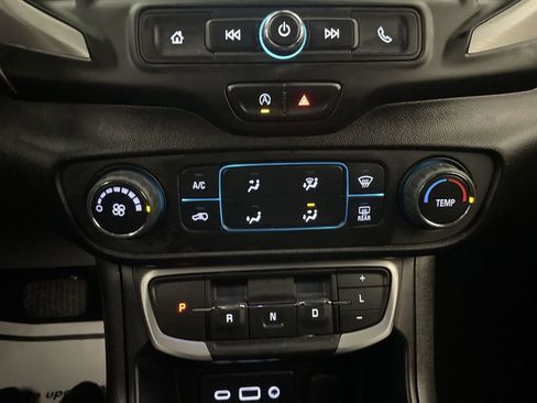 Used 2023 GMC Terrain SLE FWD image 12