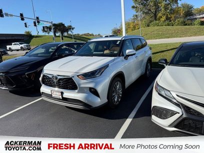 Used 2024 Toyota Highlander Platinum