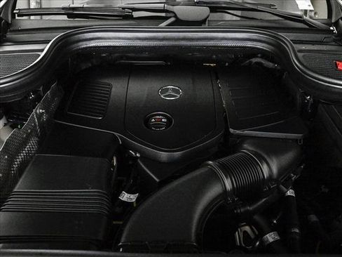 Used 2025 Mercedes-Benz GLE 450e 4MATIC image 25