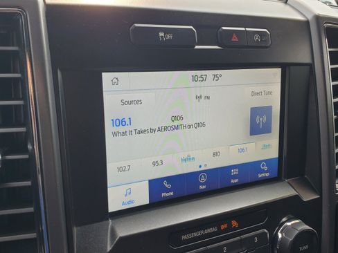 Used 2019 Ford F150 XLT w/ Equipment Group 302A Luxury AWD/4WD image 18