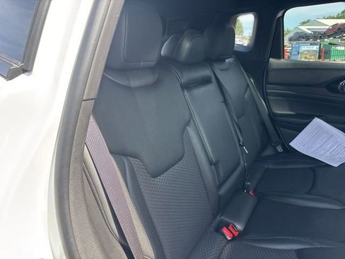 Used 2025 Jeep Compass Latitude w/ Altitude Special Edition AWD/4WD image 13