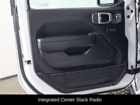 Used 2023 Jeep Wrangler Unlimited w/ Sun & Screen Package AWD/4WD image 18
