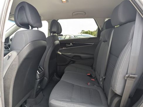 Used 2016 Kia Sorento L FWD image 16