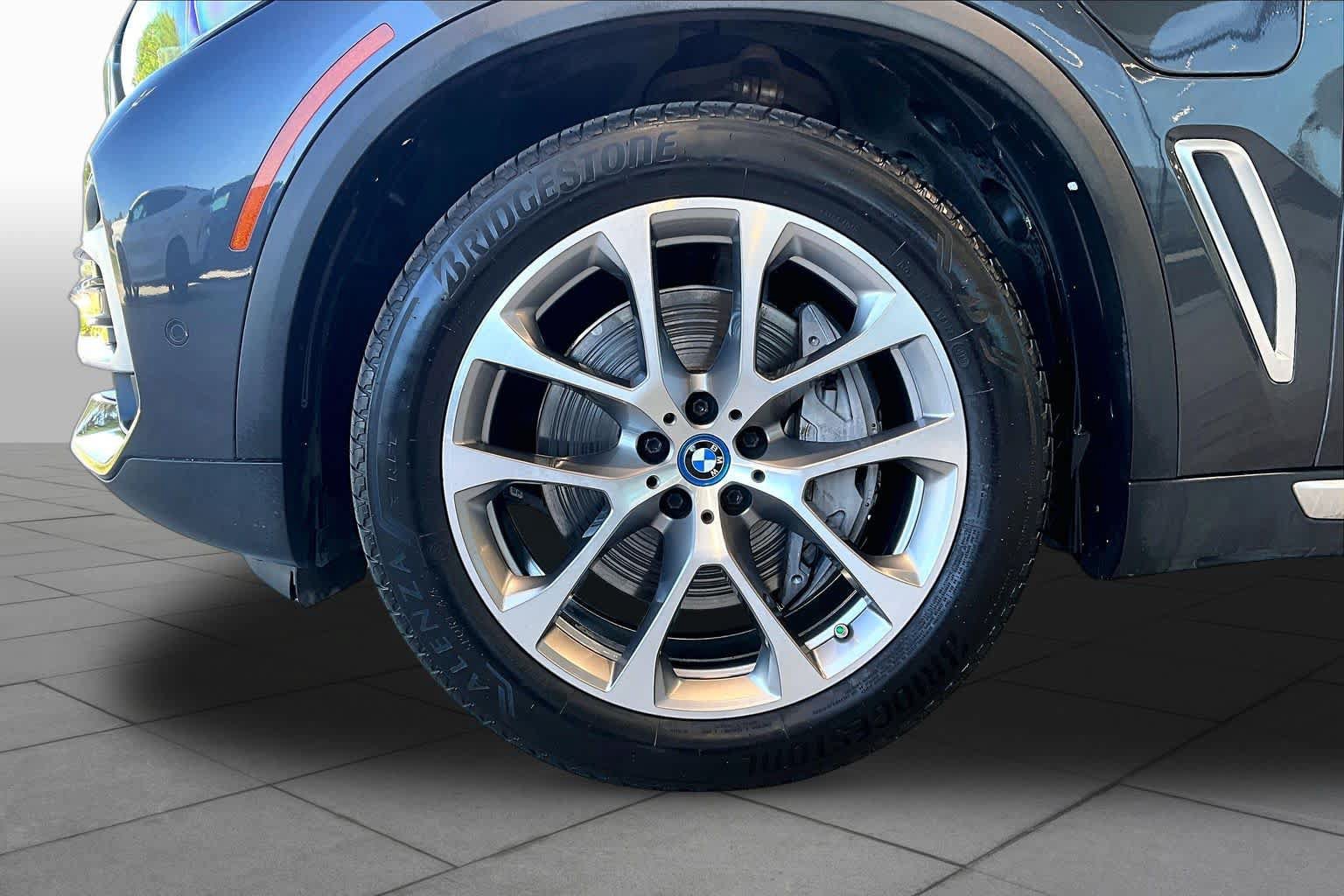 Used 2022 BMW X5 xDrive45e w/ Luxury Seating Package AWD/4WD image 10