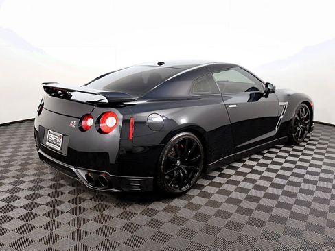 Used 2014 Nissan GT-R Premium image 7