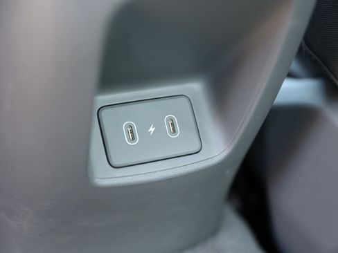 Used 2025 Hyundai Elantra SEL FWD image 19