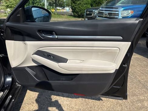 Used 2019 Nissan Altima 2.5 SL AWD/4WD image 16