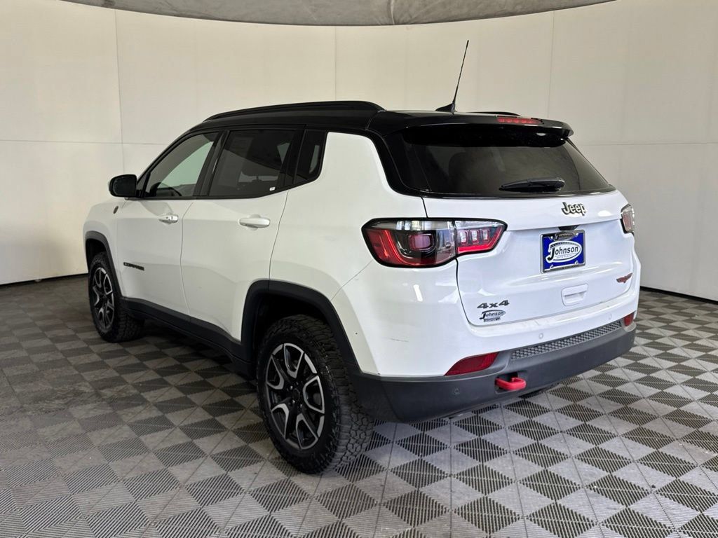 Certified 2025 Jeep Compass Trailhawk AWD/4WD image 12