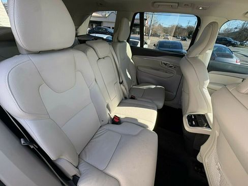 Used 2024 Volvo XC90 B5 Core w/ Protection Package Premier image 18