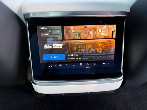 Used 2022 Tesla Model S Plaid image 31