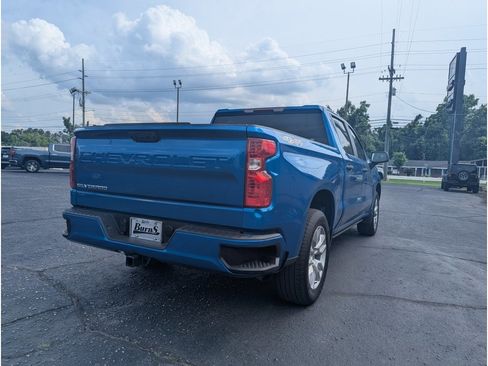 Used 2023 Chevrolet Silverado 1500 Custom AWD/4WD image 3