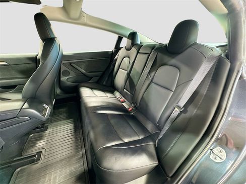 Used 2023 Tesla Model 3 Standard Range image 14