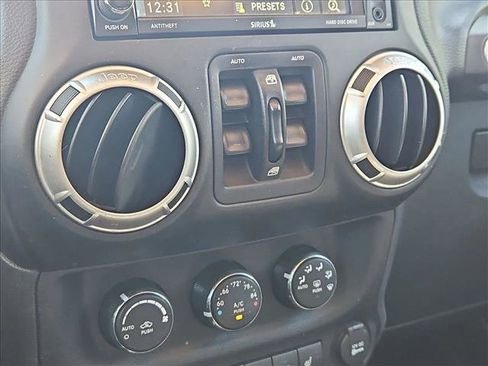 Used 2015 Jeep Wrangler Unlimited Sahara w/ Connectivity Group image 14