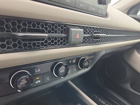 Used 2025 Honda HR-V LX image 34