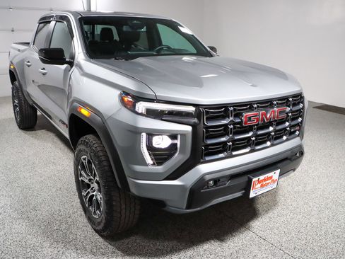 Used 2024 GMC Canyon AT4 w/ AT4 Premium Package AWD/4WD image 5