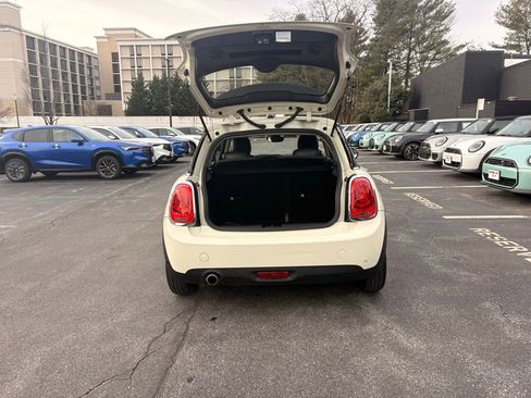 Used 2020 MINI Cooper 2-Door Hardtop image 8