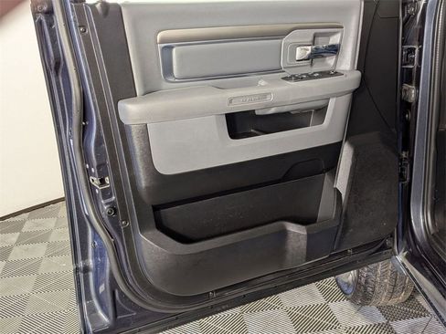 Used 2020 RAM 1500 Classic SLT image 12